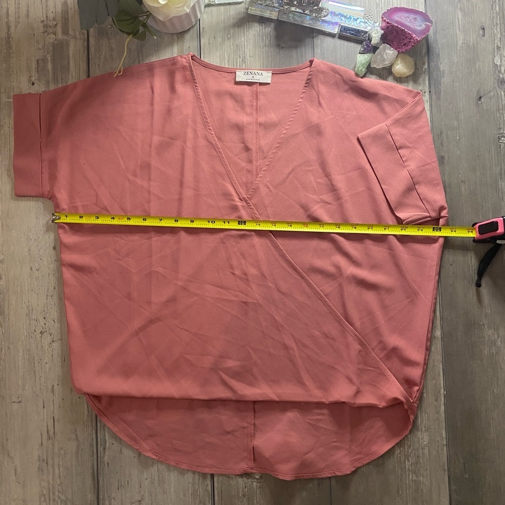 🍒5-$50 Zenana Short Sleeve Shirt
Split Neck Short Sleeve
Size Small - Picture 4 of 11